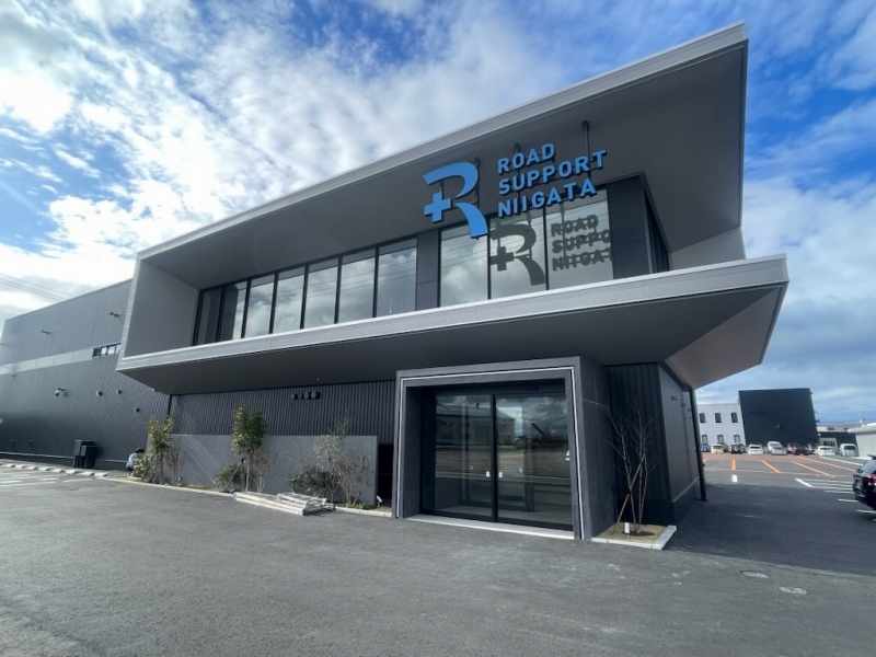 社屋の外観写真