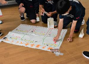 焼き菓子の投票の様子