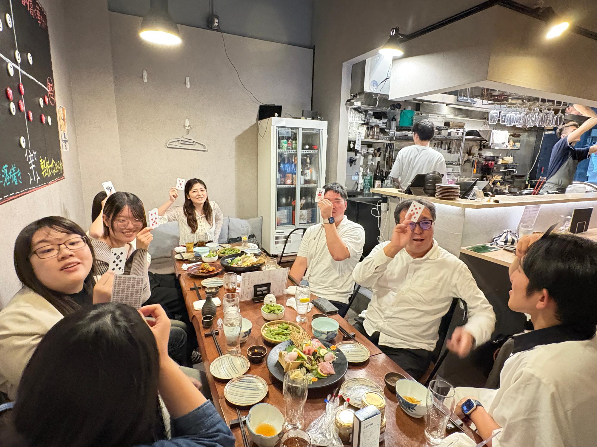 つばめいと交流会プレゼント争奪戦の様子
